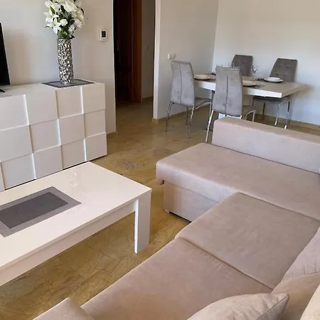 A Stunning 2 Bedroom 5 Min Walk To The Beautiful Beaches Of Vera Playa
